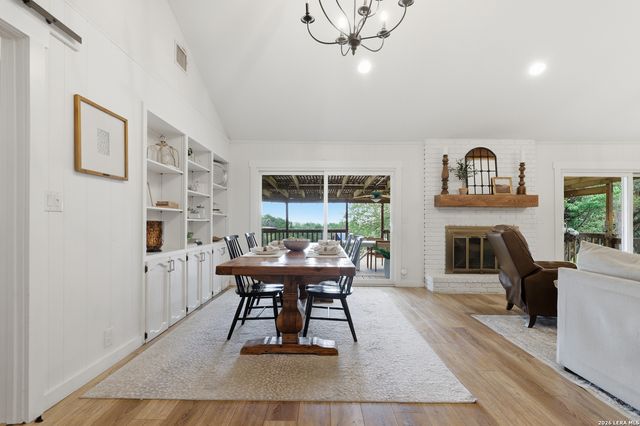 8908 CEDAR TRL, Boerne, TX 78006