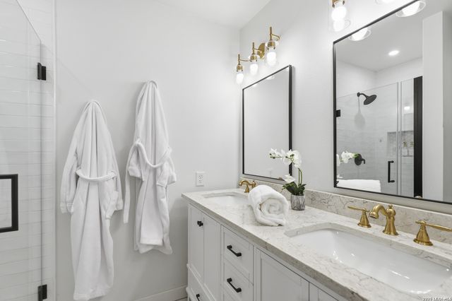 8908 CEDAR TRL, Boerne, TX 78006