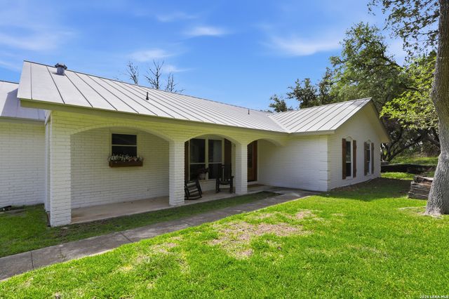 8908 CEDAR TRL, Boerne, TX 78006