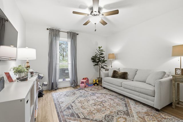 8908 CEDAR TRL, Boerne, TX 78006