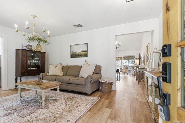 8908 CEDAR TRL, Boerne, TX 78006