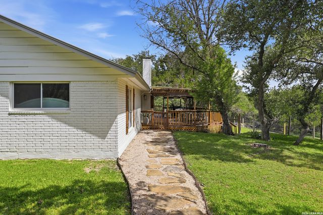 8908 CEDAR TRL, Boerne, TX 78006