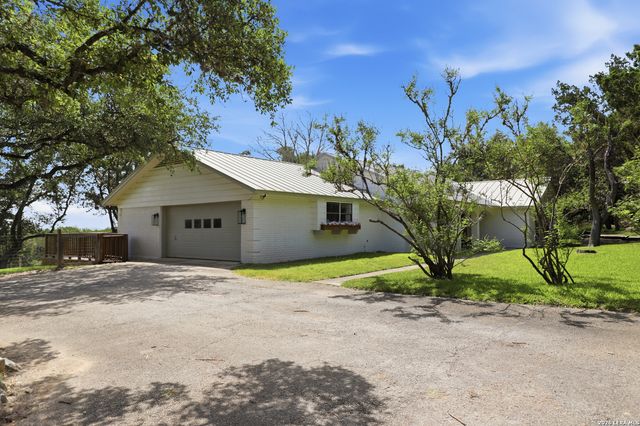 8908 CEDAR TRL, Boerne, TX 78006
