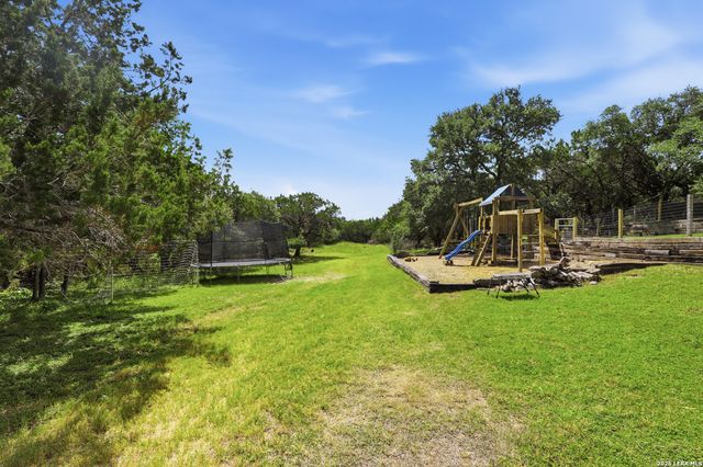 8908 CEDAR TRL, Boerne, TX 78006