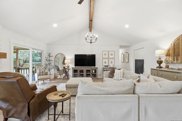 8908 CEDAR TRL, Boerne, TX 78006