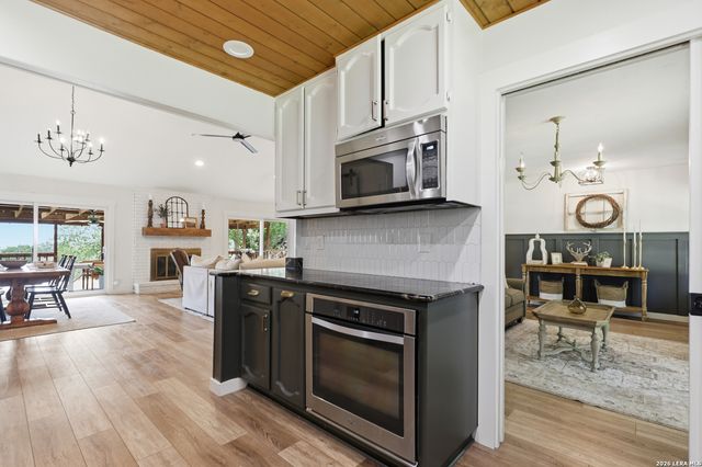 8908 CEDAR TRL, Boerne, TX 78006
