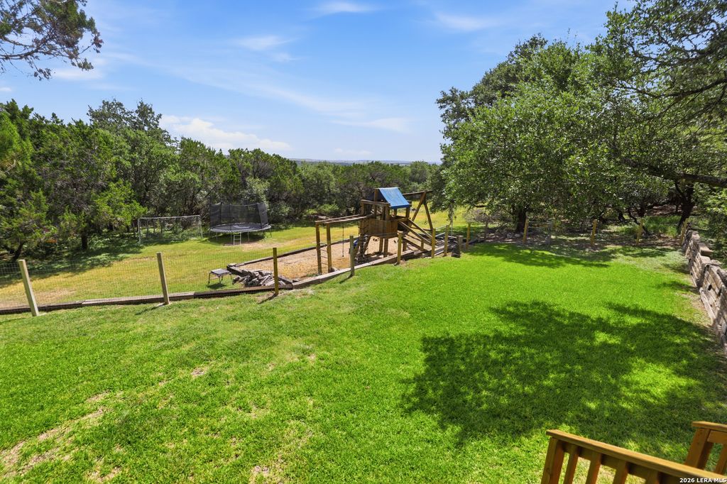8908 CEDAR TRL, Boerne, TX 78006