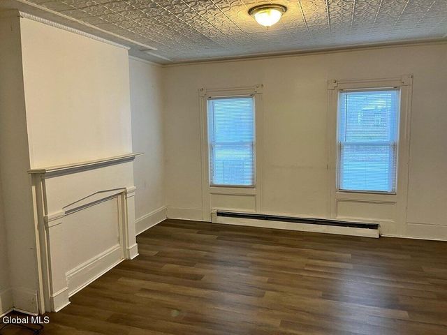 551 5th Avenue, Troy, NY 12182