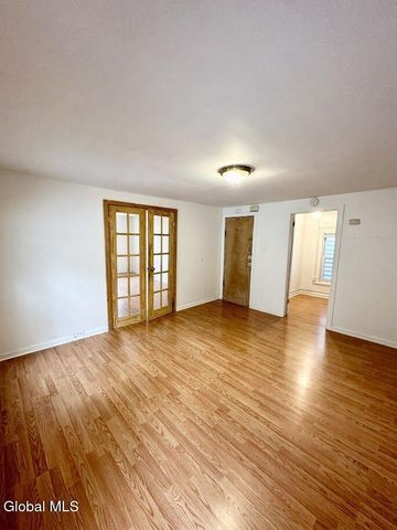 551 5th Avenue, Troy, NY 12182