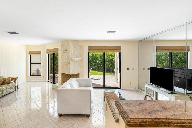5109 N Ocean E Boulevard E, Ocean Ridge, FL 33435