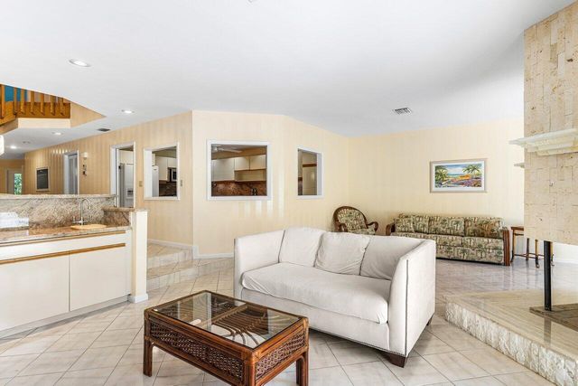 5109 N Ocean E Boulevard E, Ocean Ridge, FL 33435