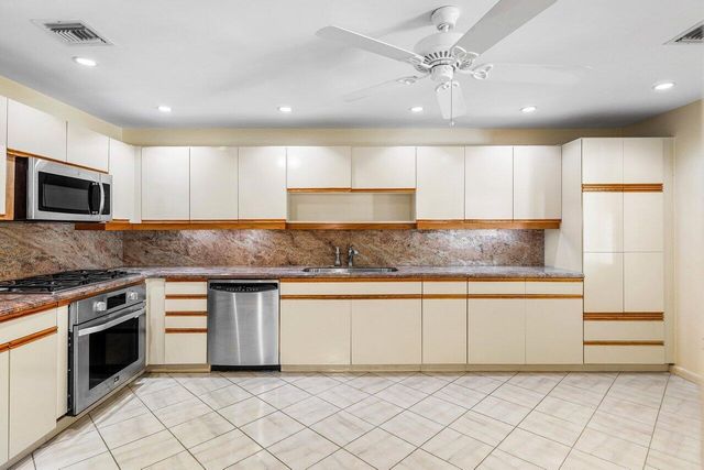 5109 N Ocean E Boulevard E, Ocean Ridge, FL 33435