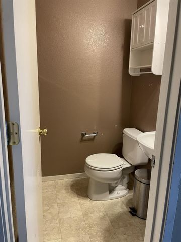 6368 Laguna Mirage Ln, Elk Grove, CA 95758
