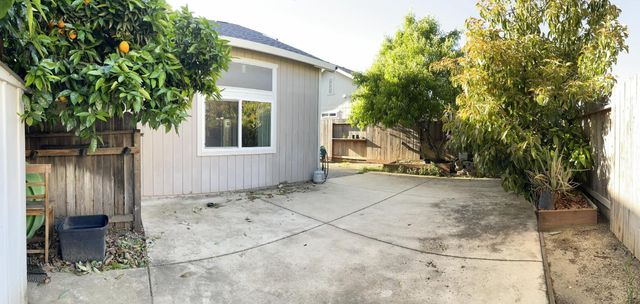 6368 Laguna Mirage Ln, Elk Grove, CA 95758