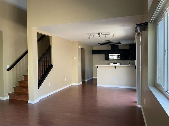 6368 Laguna Mirage Ln, Elk Grove, CA 95758