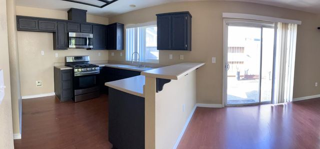6368 Laguna Mirage Ln, Elk Grove, CA 95758