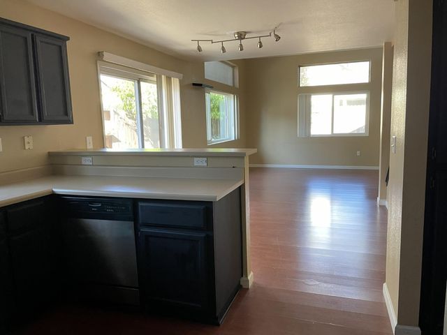 6368 Laguna Mirage Ln, Elk Grove, CA 95758