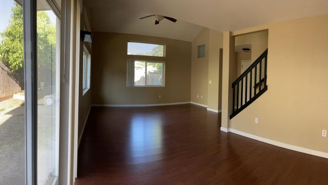 6368 Laguna Mirage Ln, Elk Grove, CA 95758