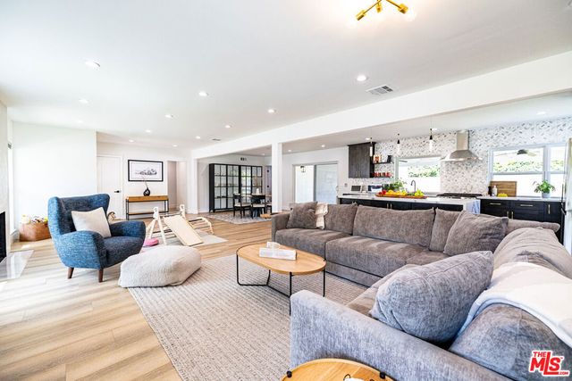 1485 Norwich Avenue, Thousand Oaks, CA 91360