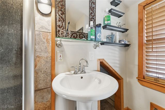 1312 W 93rd Street, Cleveland, OH 44102