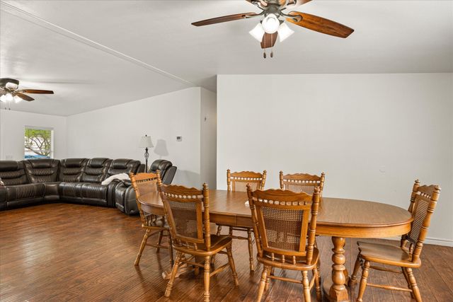 5823 Parkside Court, Granbury, TX 76048