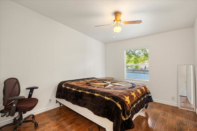 5823 Parkside Court, Granbury, TX 76048