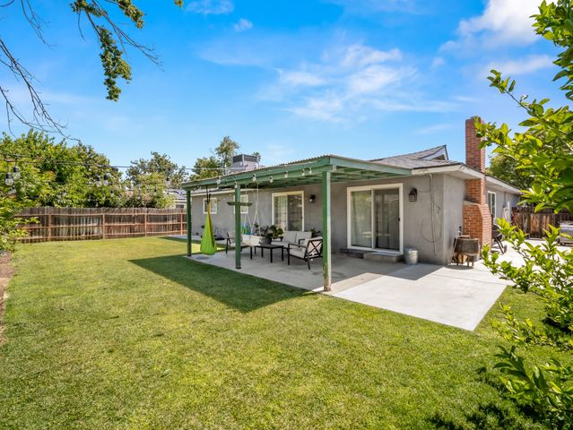 4535 N Laureen Avenue, Fresno, CA 93726
