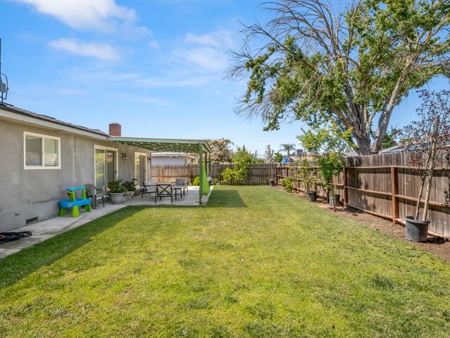 4535 N Laureen Avenue, Fresno, CA 93726