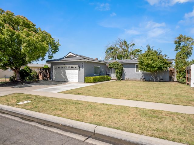 4535 N Laureen Avenue, Fresno, CA 93726