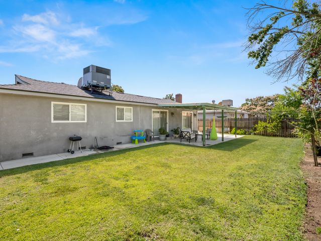 4535 N Laureen Avenue, Fresno, CA 93726
