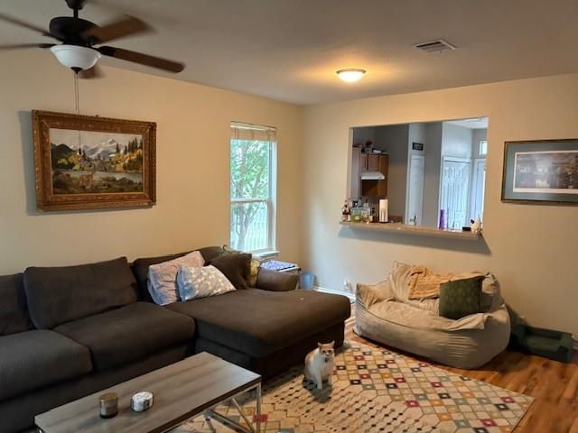 5689 Fergus B, Kyle, TX 78640