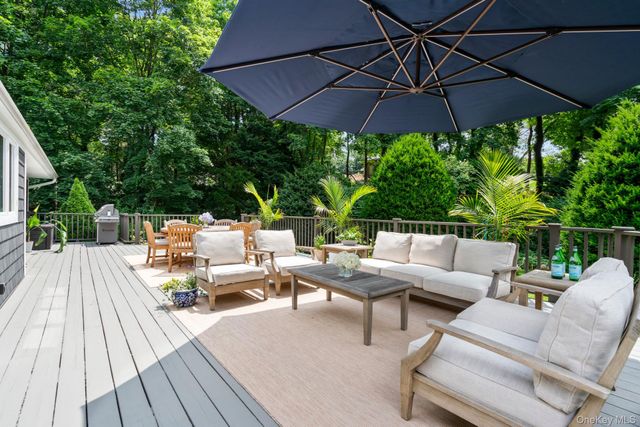 32 Hennessey Drive, Huntington, NY 11743