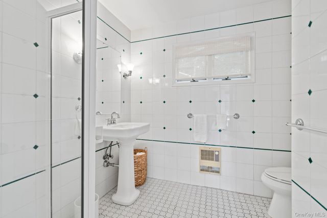 32 Hennessey Drive, Huntington, NY 11743