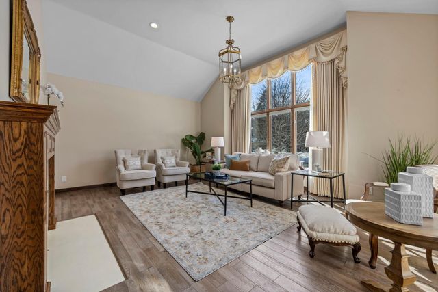 4687 Parkridge Drive, Eagan, MN 55123