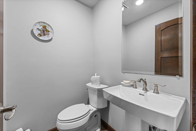 4687 Parkridge Drive, Eagan, MN 55123