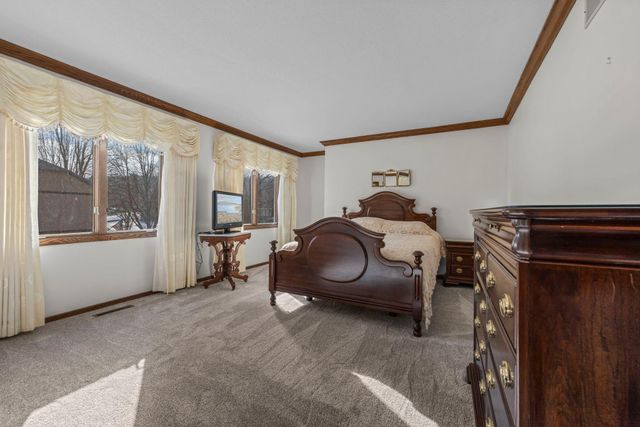 4687 Parkridge Drive, Eagan, MN 55123