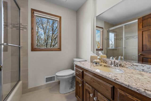 4687 Parkridge Drive, Eagan, MN 55123