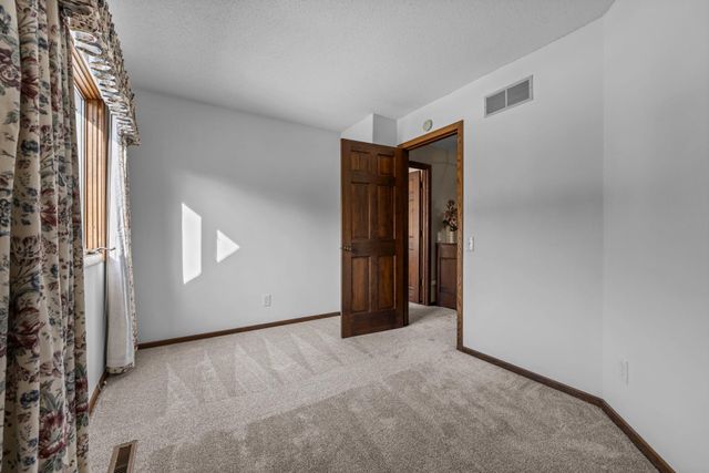 4687 Parkridge Drive, Eagan, MN 55123