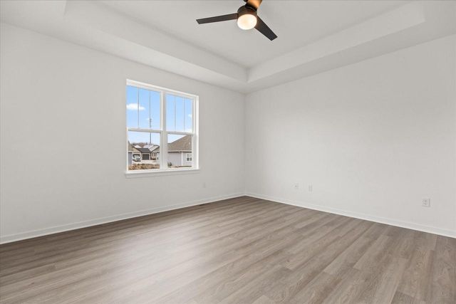 1746 Whalen DRIVE, Oconomowoc, WI 53066