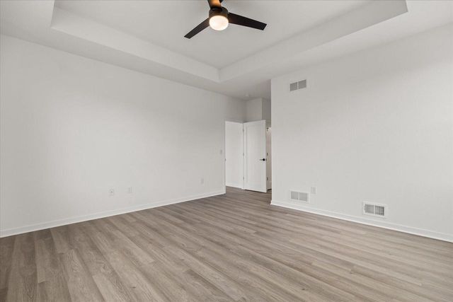 1746 Whalen DRIVE, Oconomowoc, WI 53066