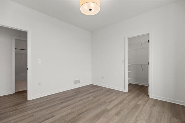 1746 Whalen DRIVE, Oconomowoc, WI 53066