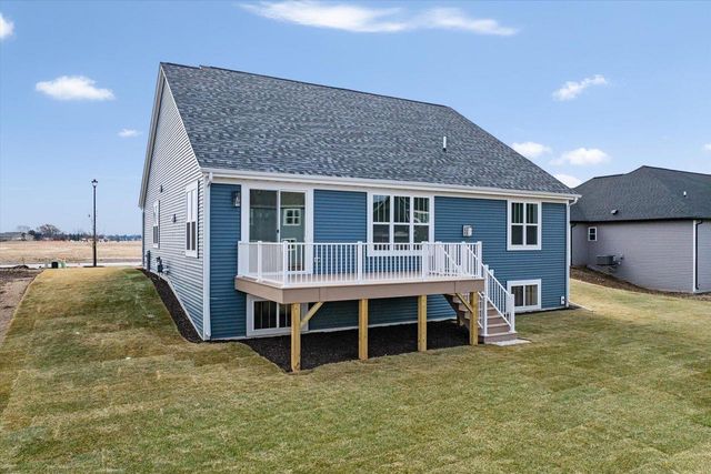 1746 Whalen DRIVE, Oconomowoc, WI 53066