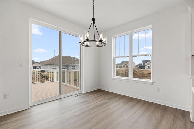 1746 Whalen DRIVE, Oconomowoc, WI 53066