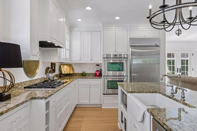 4033 Ewing Avenue S, Minneapolis, MN 55410