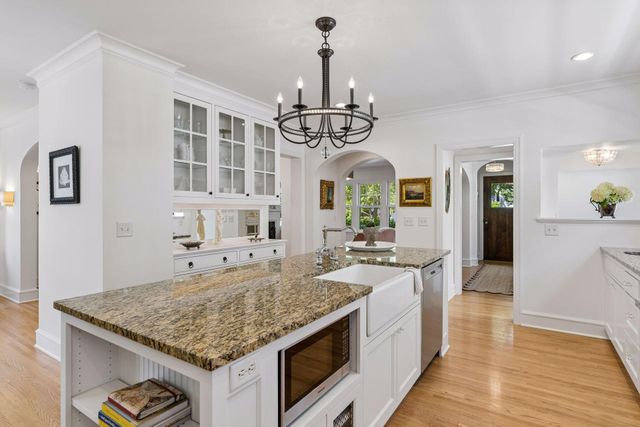 4033 Ewing Avenue S, Minneapolis, MN 55410
