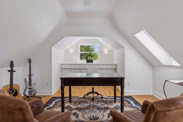 4033 Ewing Avenue S, Minneapolis, MN 55410