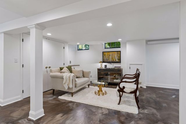 4033 Ewing Avenue S, Minneapolis, MN 55410
