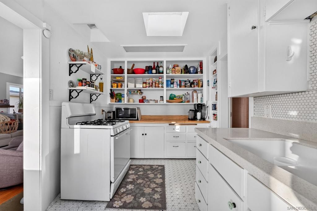 4745 Coronado, San Diego, CA 92107 — photo 5