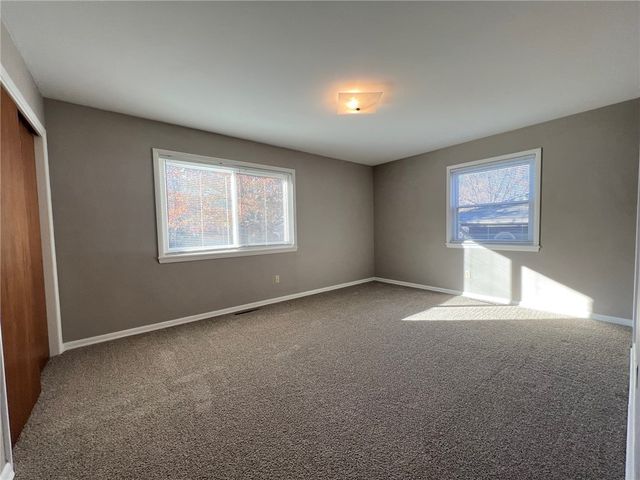1910 N Greenvalley Avenue, Fayetteville, AR 72703