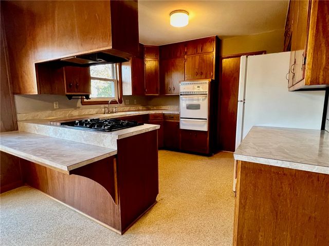 1910 N Greenvalley Avenue, Fayetteville, AR 72703